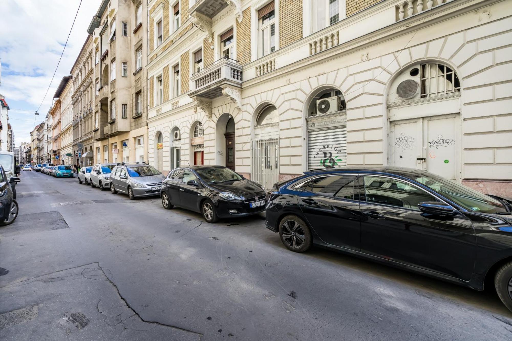 Cozy 2 Bedroom 2 Bathroom Apartment In The City Centre Budapesta Exterior foto